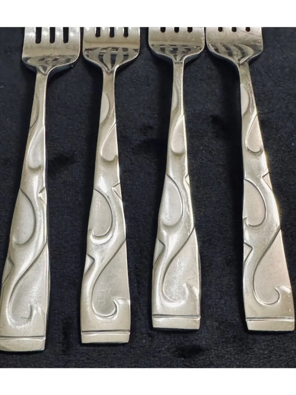 4 Oneida TUSCANY Forks Stainless Steel Scrolls